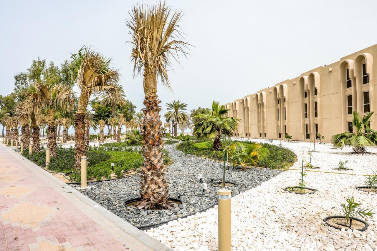 Dhafra Beach Hotel Джебель-Данна Екстер'єр фото