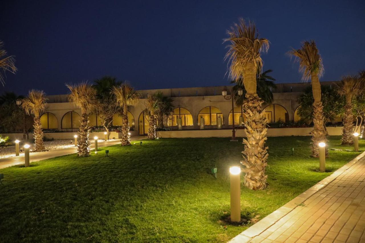 Dhafra Beach Hotel Джебель-Данна Екстер'єр фото